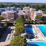 Cozy With Pool Access * Bibione