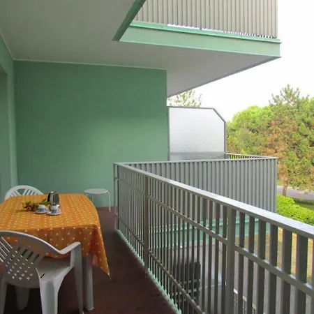 Cozy With Pool Access Apartmán