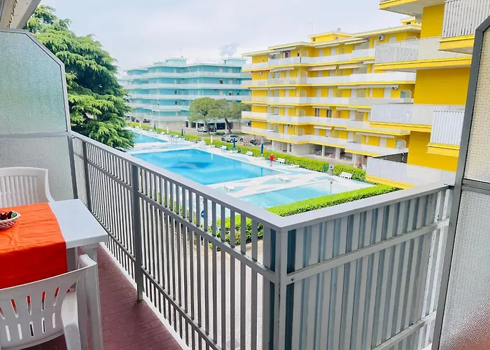 Apartman Cozy With Pool Access *